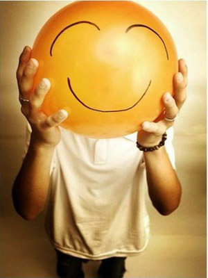 улыбка в руках