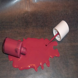 Пролить яркий лак