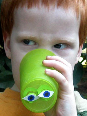 чашка с глазками