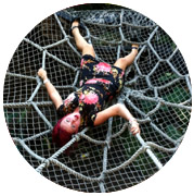 девушка в паутине