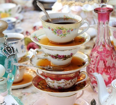 угощения на празднике Алисы