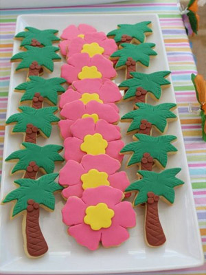 печенье в форме пальм и цветков 