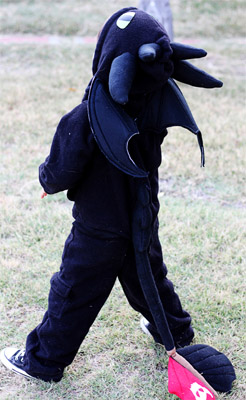 костюм ночной фурии на Хэллоуин