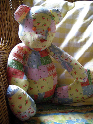 медвежонок из ткани