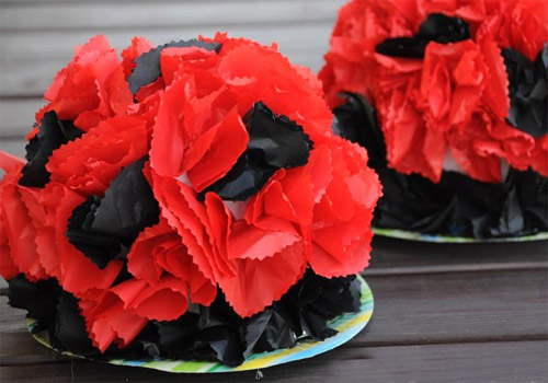 полиэтиленовые черно-красные бутоны