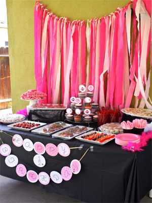 Ленты и розовый тюль