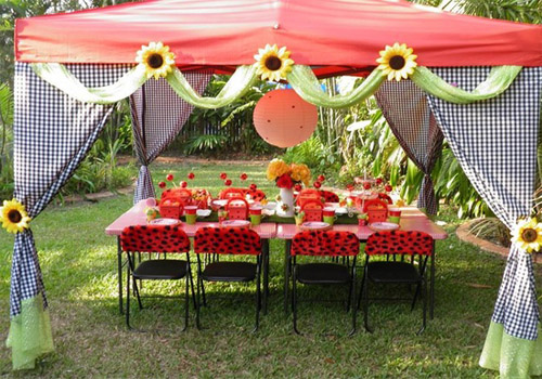 стол и стулья