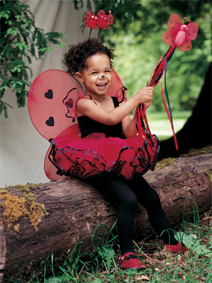 черный топ, лосины и пышная нейлоновая юбка