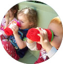 кто быстрее выпьет сок