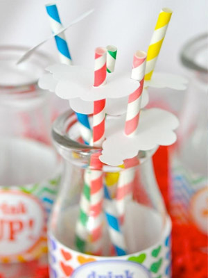 трубочки с бумажными облачками