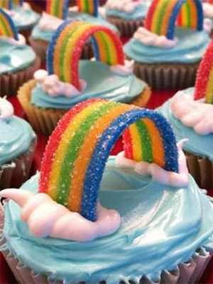кексы украшенные радугой