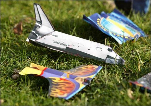 бумажные самолетики