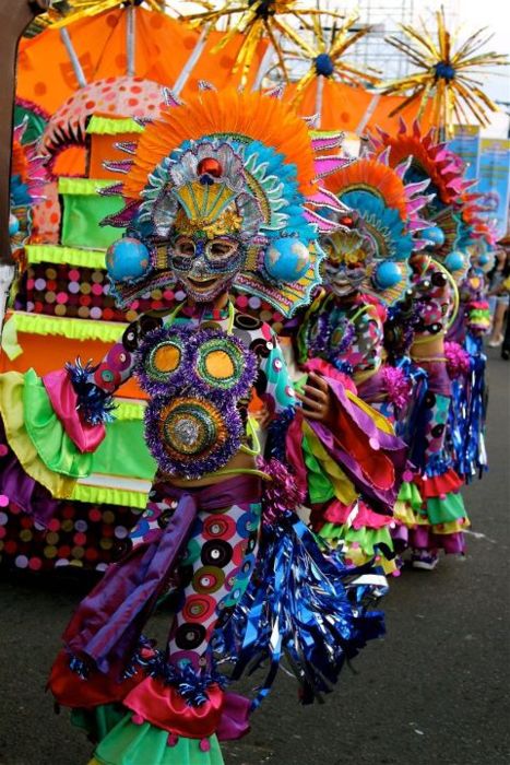 день электрических масок на Филиппинах