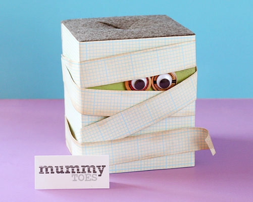 коробка монстр на Хэллоуин