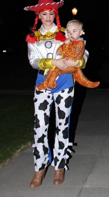 Гвен Стефани на празднике Хэллоуин