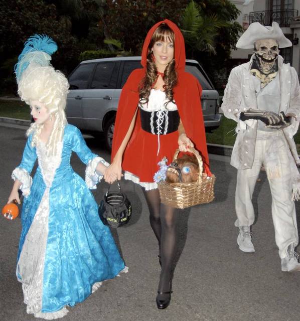 Кейт Бекинсейл на празднике Хэллоуин