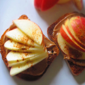 яблоки с корицей