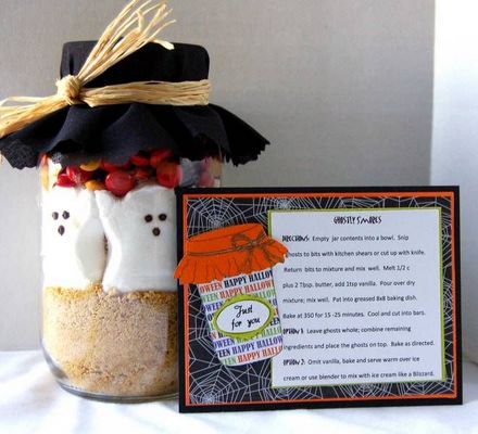 ассорти из конфет на Хэллоуин