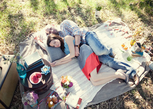 утренний бодрящий сон в объятиях друг друга