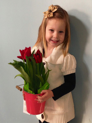 девочка с цветами