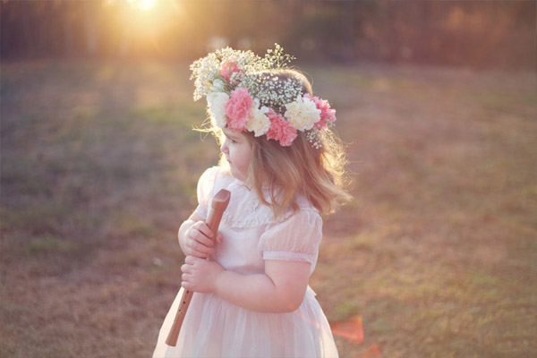 девочка с венком