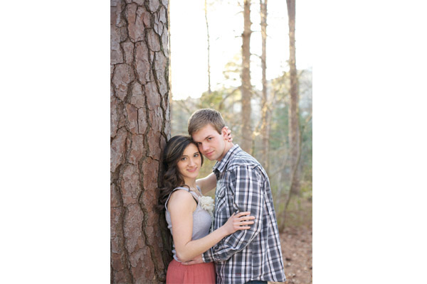 пара под деревом