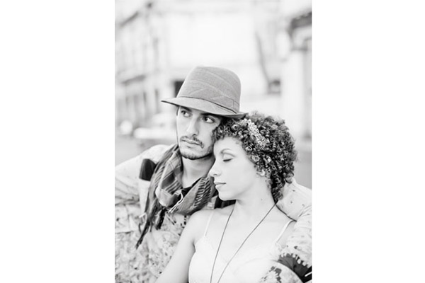 влюбленная пара черно-белое