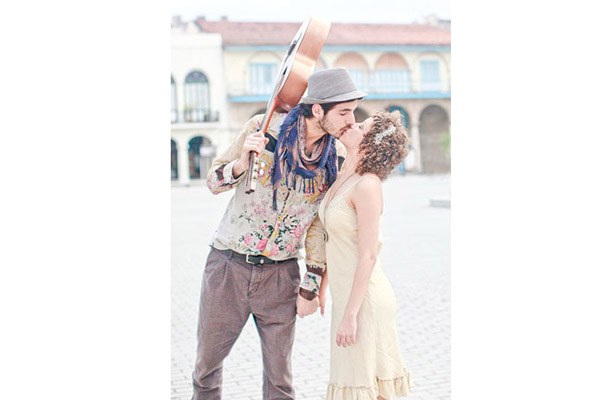 поцелу на улице