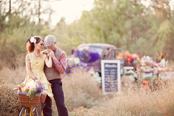 он целует ей руку