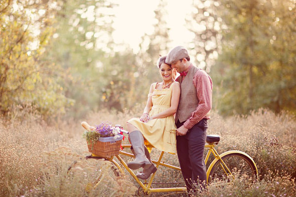 велосипед влюбленные и цветы