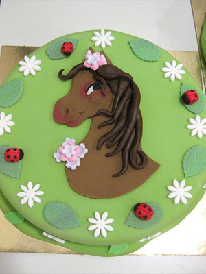 Тортик с лошадкой