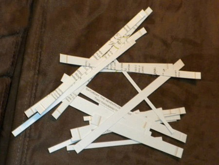 приглашение в игрушке