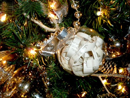 приглашение в игрушке