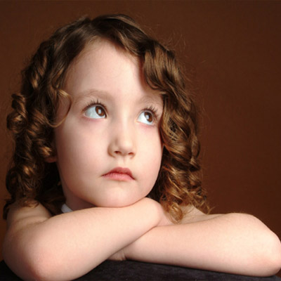 грустная девочка