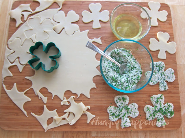 вырезаем листики