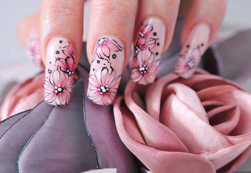 цветочный розовый маникюр