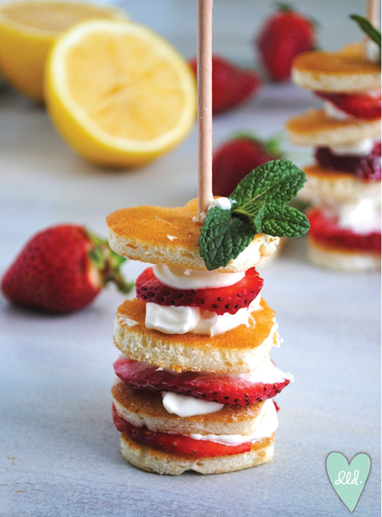 Сладкие канапе из блинчиков к Масленице