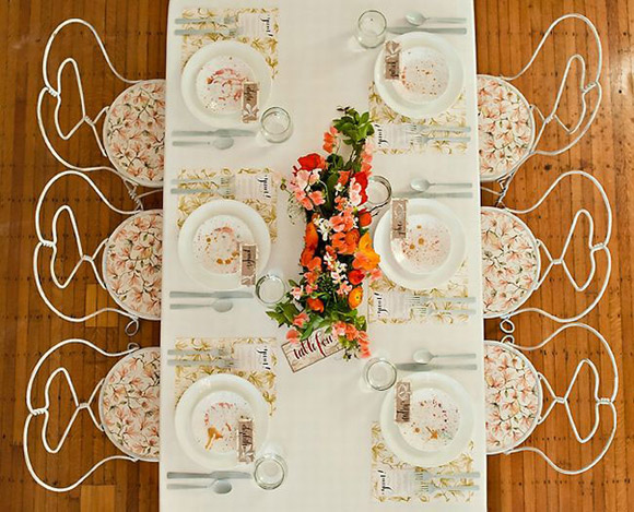 стол и стулья