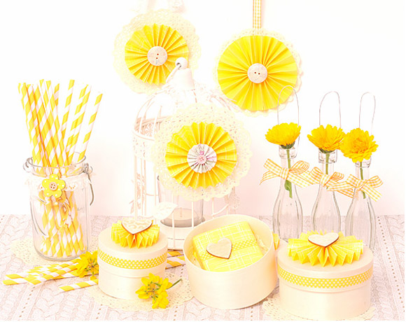 Бумажные круговые веера для декора