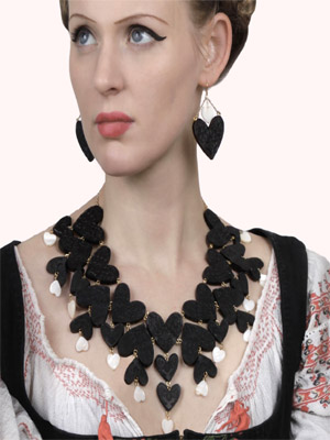 украшения с сердечками