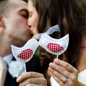 влюбленные с птицами