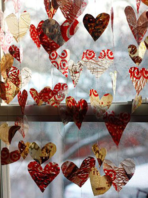 Гирлянда из конфетных оберток 