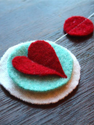 Гирлянда из шерсти 