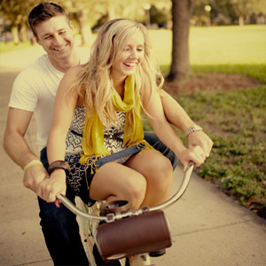 пара на велосипеде