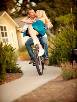 поцелуй на велосипеде