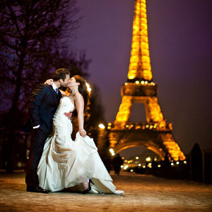 поцелуй в Париже