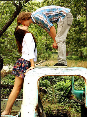 поцелуй на машине