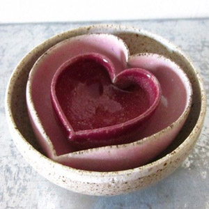 посуда в форме сердца