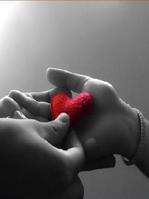 сердечко в руке