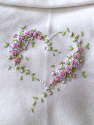 платок с символическим  сердечком 